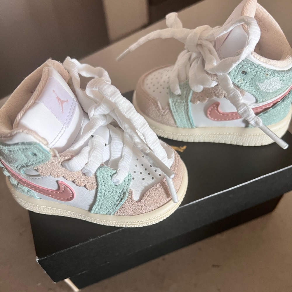 SOLD Toddler's Jordan 1 Mid SE White/Pink Oxford-Jade Ice Scalloped Edge